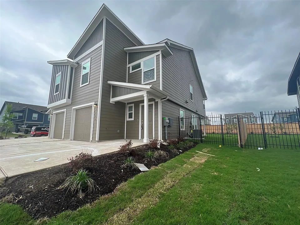 7224 Spotted Leaf Way