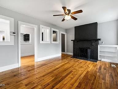 3rd image of 1810-1812 Washington Ave NE
