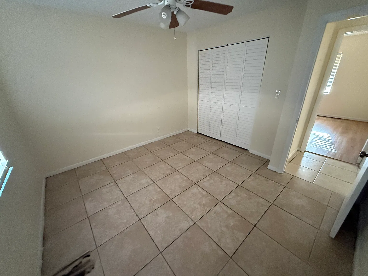 2 bed, 1982 sqft, $1,700 — Photo 4