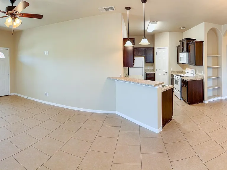 1203 Loyal Ln #B — Photo 4