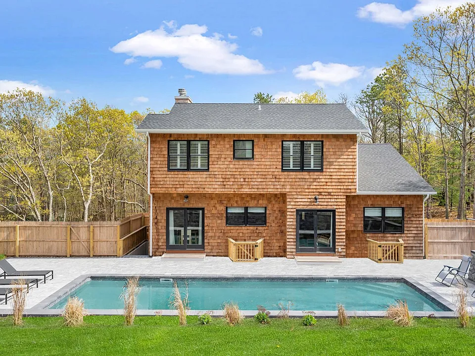 6 Ridge Way