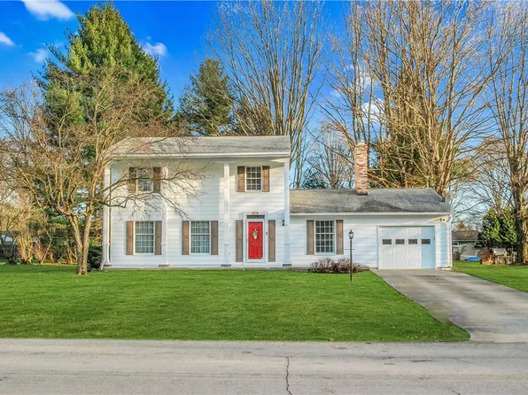 106 Valley View Dr, Edinboro, PA 16412