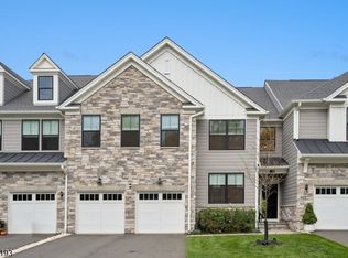 6 Concord Ct, Warren, NJ 07059