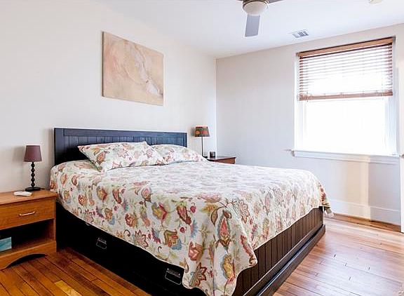 3rd image of 2501 W Franklin St #1