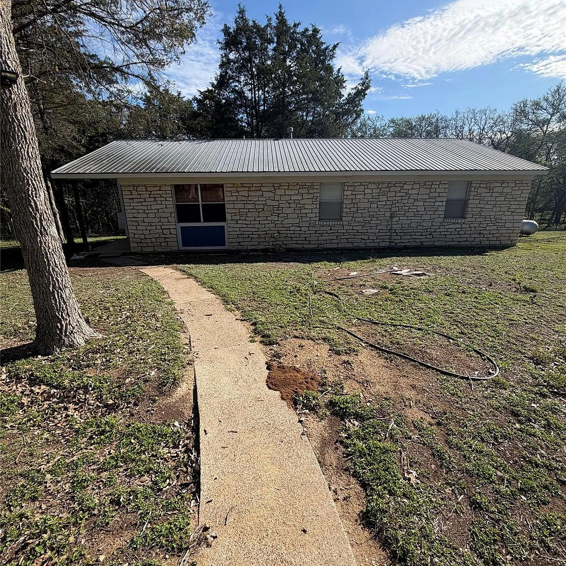 3 bed, 1.0 bath, 1097 sqft, $1,700 — Photo 4