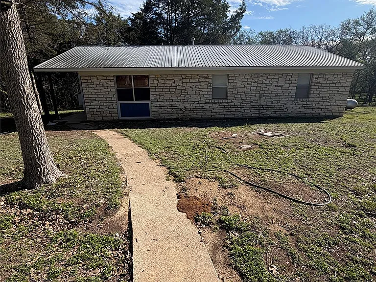 214 The Forest Rd — Photo 4
