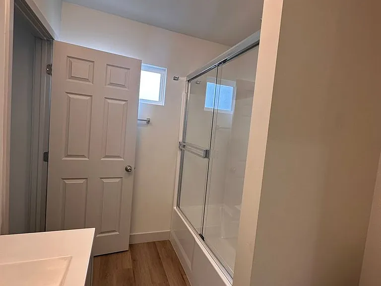 906 Emory Street 931 #933 — Photo 19