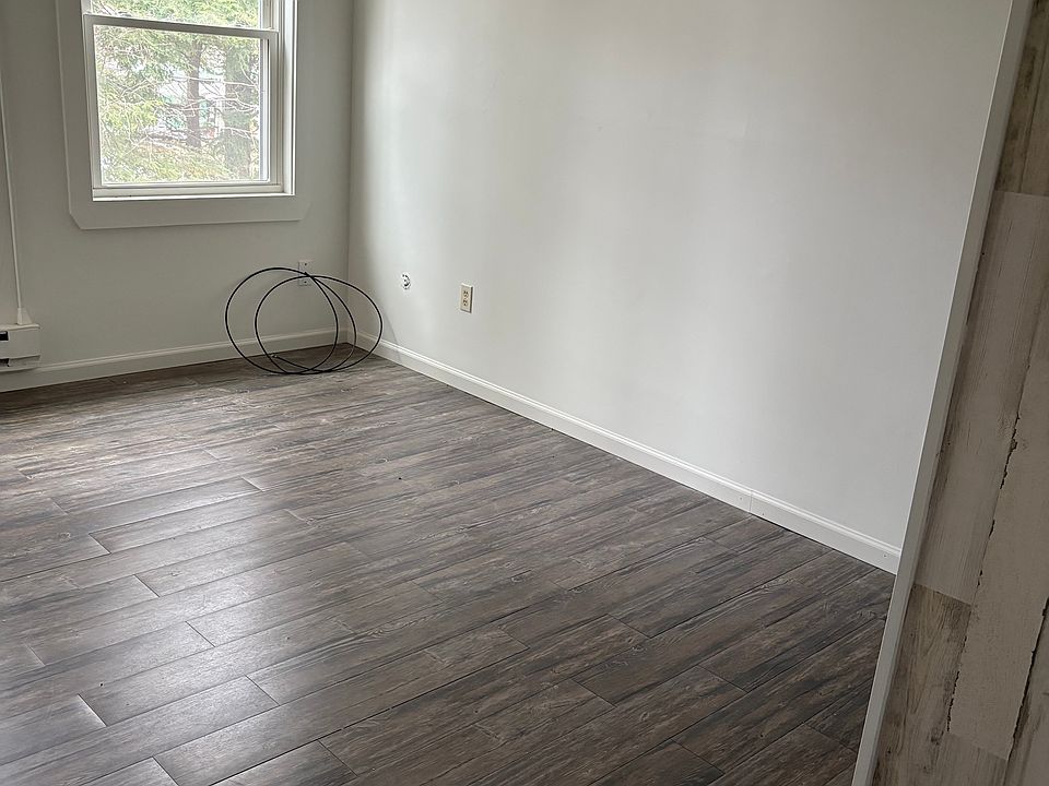 1st image of 25 Vintinner Rd APT 4