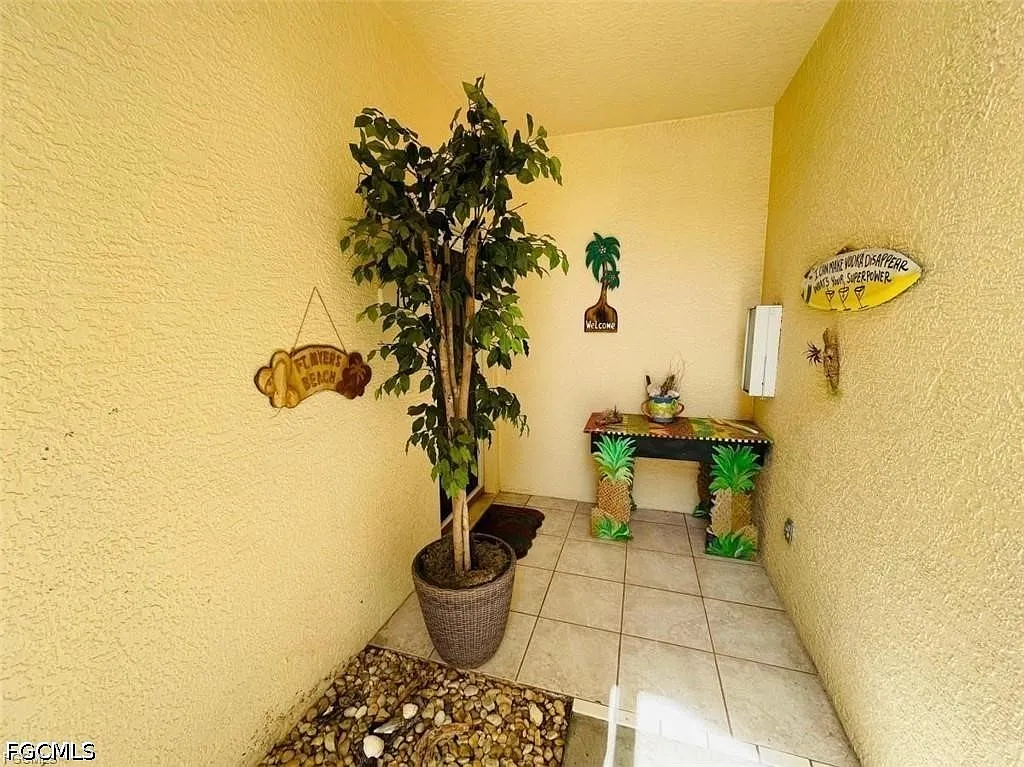 2 bed, 2.0 bath, 1273 sqft, $2,000 — Photo 3