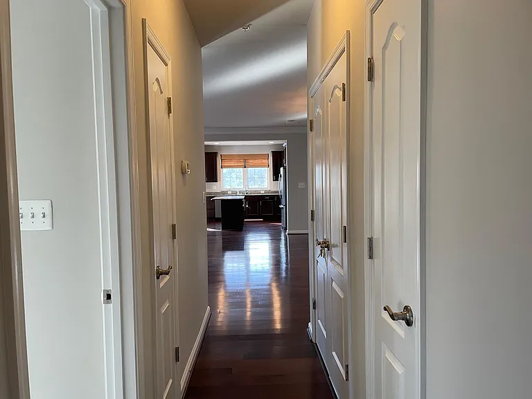 44037 Vaira Ter #290 — Photo 20