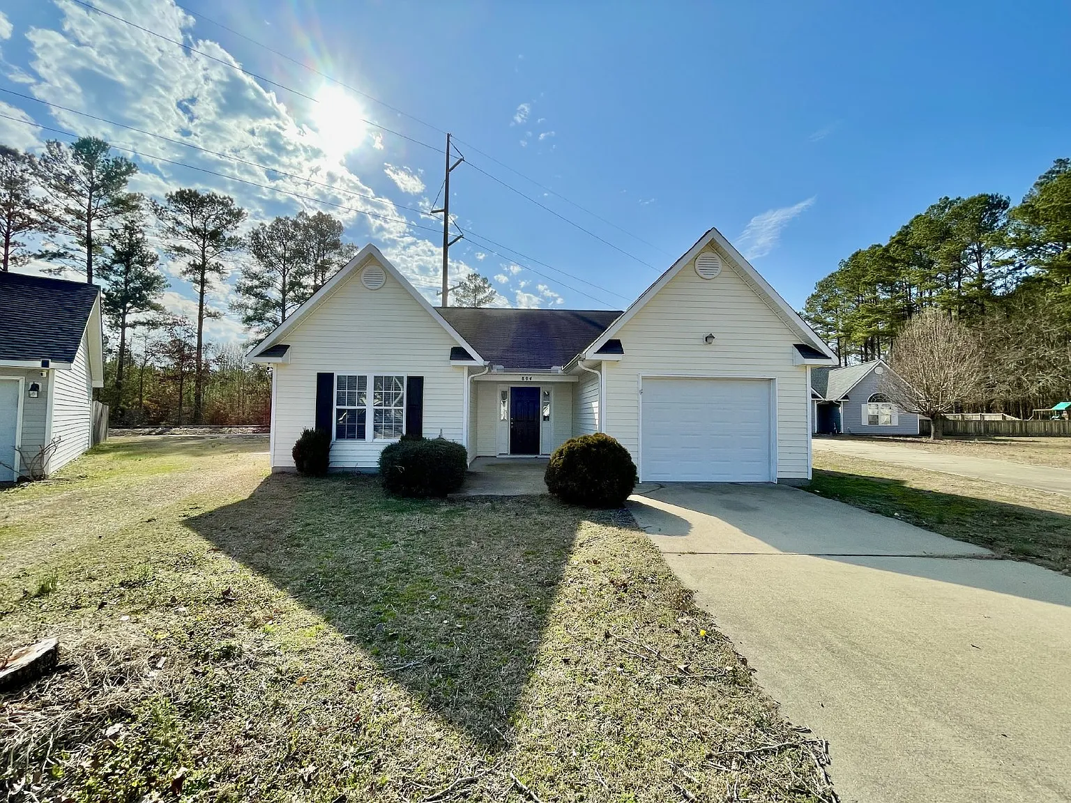 3 bed, 2.0 bath, 1308 sqft, $1,585 — Photo 2