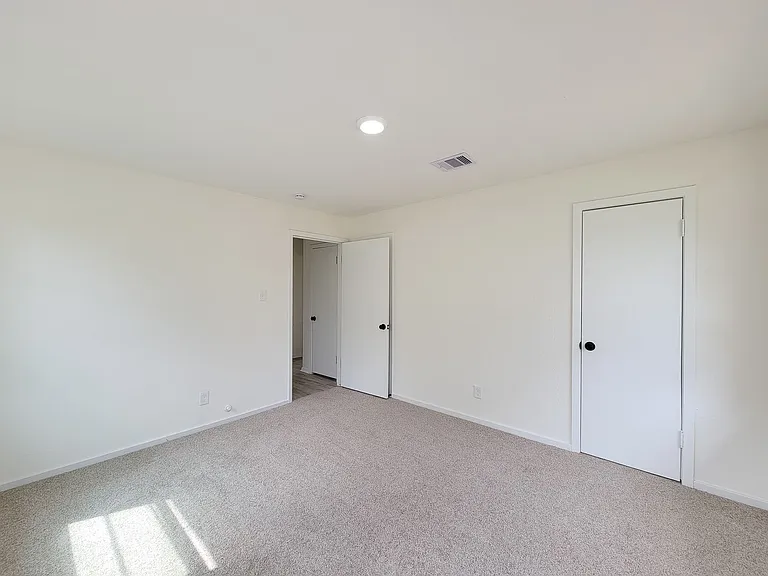 301 Cypress St — Photo 26