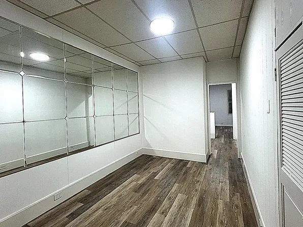 821 Metropolitan Avenue image 5 of 8