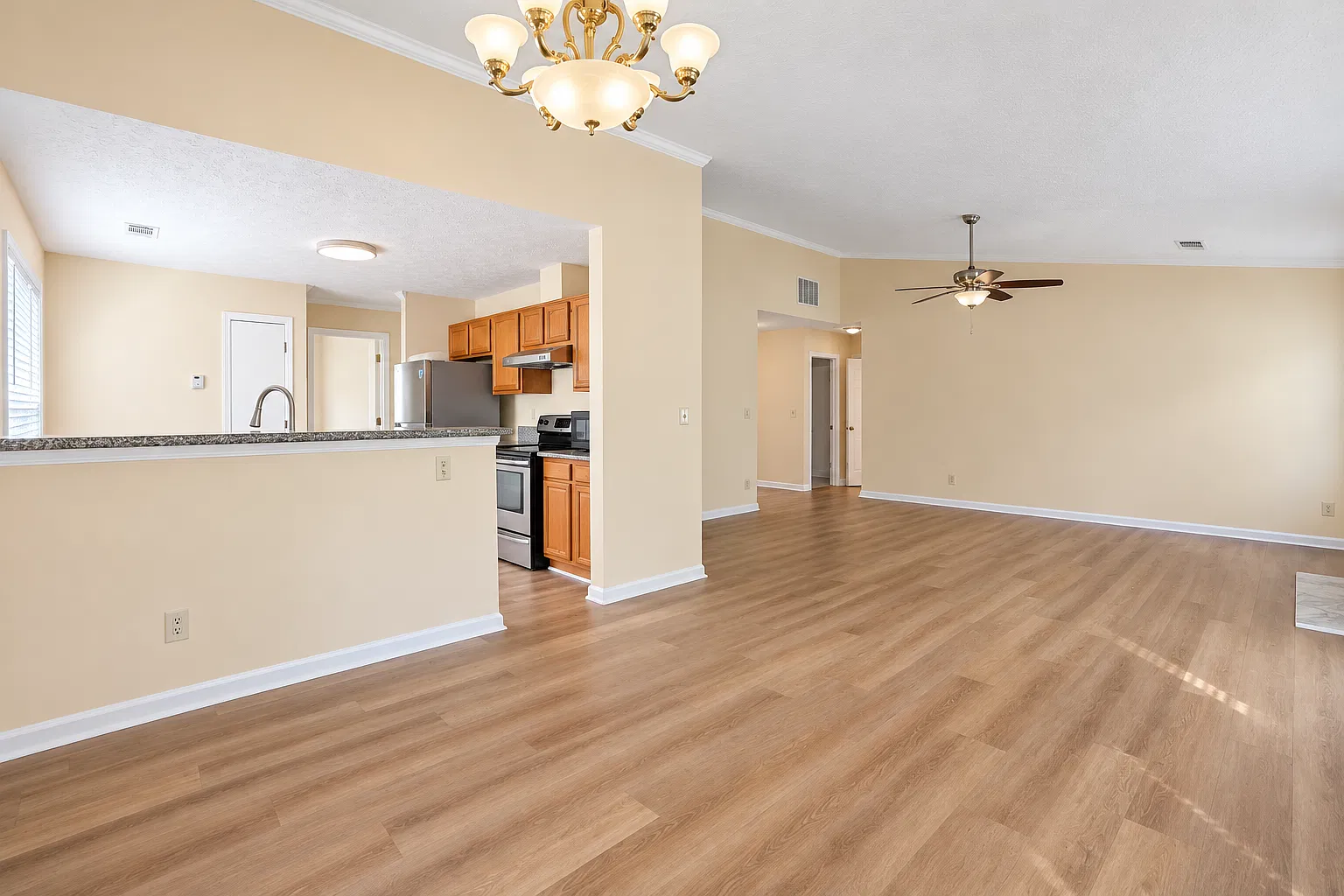 3 bed, 1569 sqft, $2,400 — Photo 4