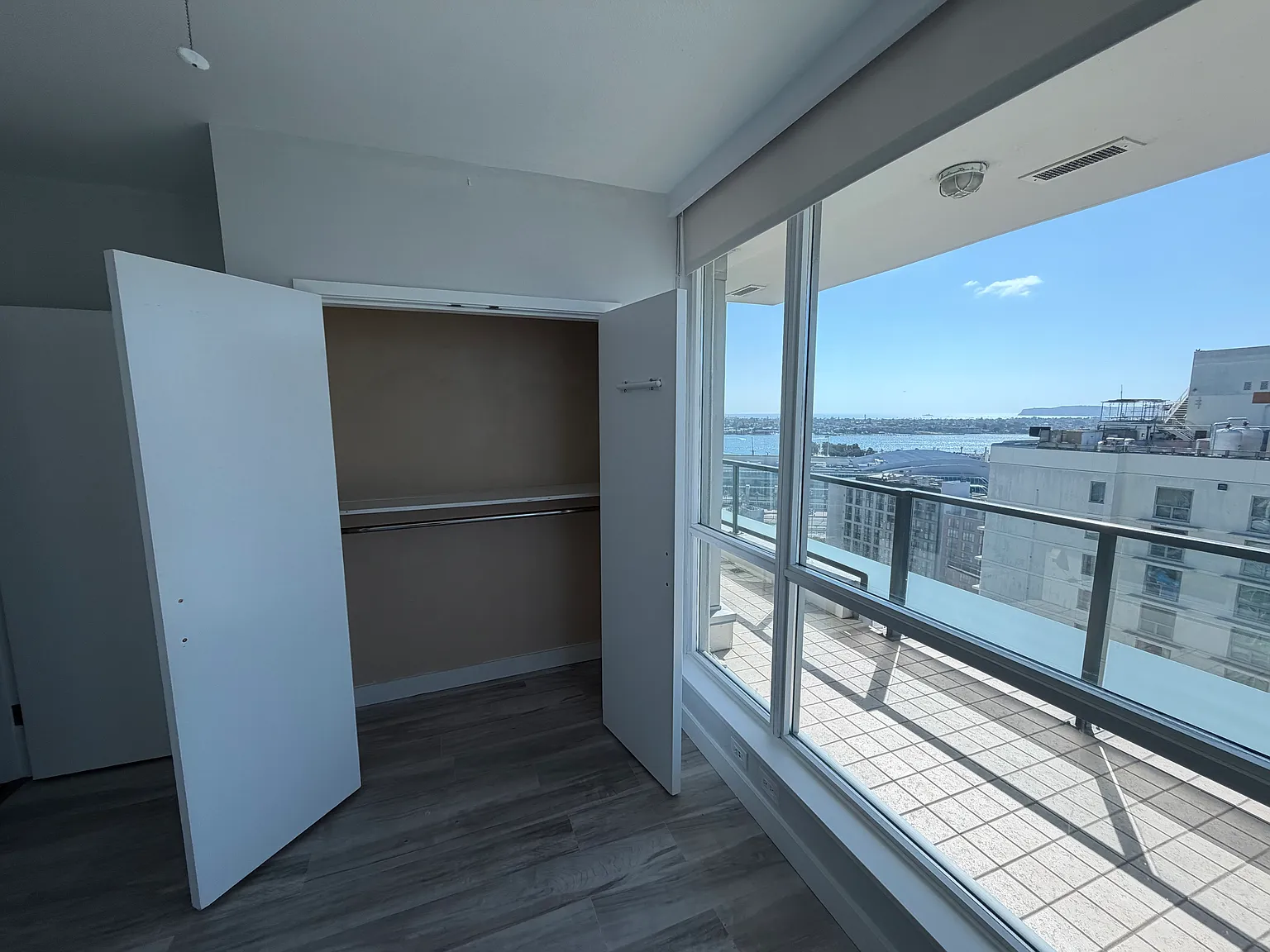 2 bed, 853 sqft, $4,950 — Photo 2