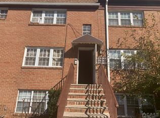 278 College Dr, Edison, NJ 08817