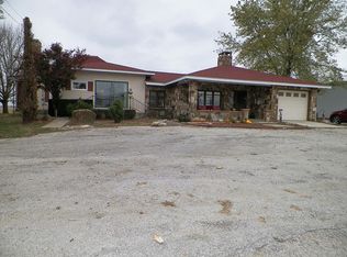 846 E 1800 North Rd, Taylorville, IL 62568