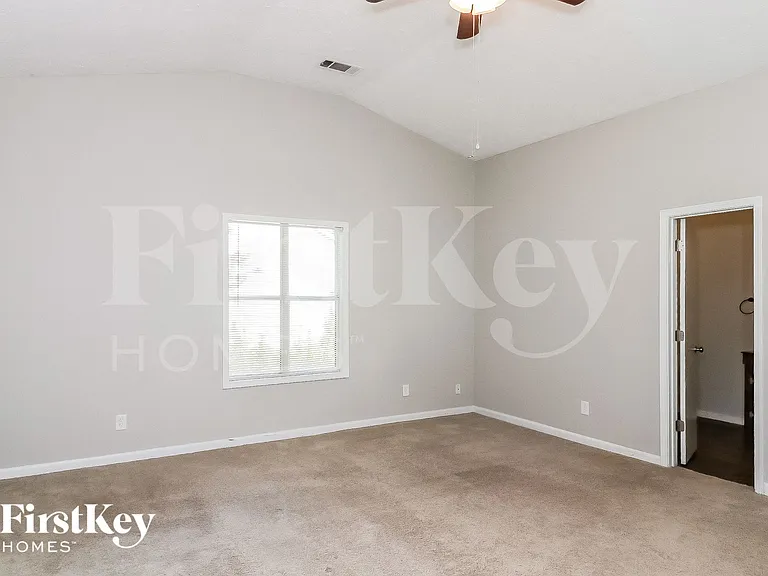 824 Riverstone Ln — Photo 9