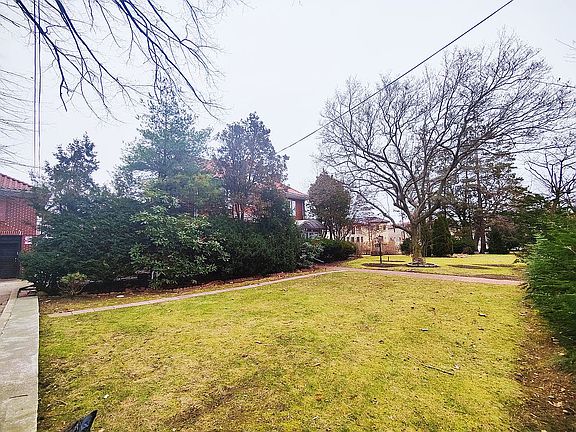 5th image of 15757 Rose Ave
