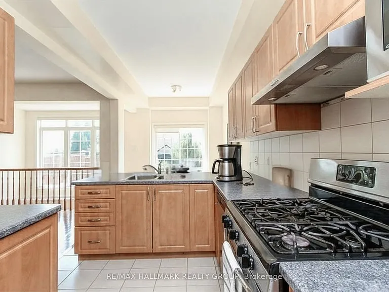 565 Pepperville Cres — Photo 7