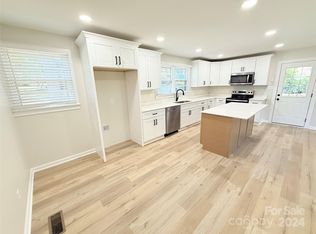 407 Larkhall Ct, Gastonia, NC 28052