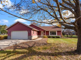 3890 Thornapple Rd, Slinger, WI 53086