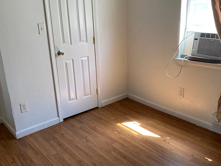 2523 Onzaga St — Photo 4