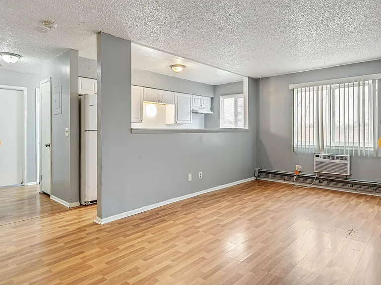 3605 S Knox Ct — Photo 5