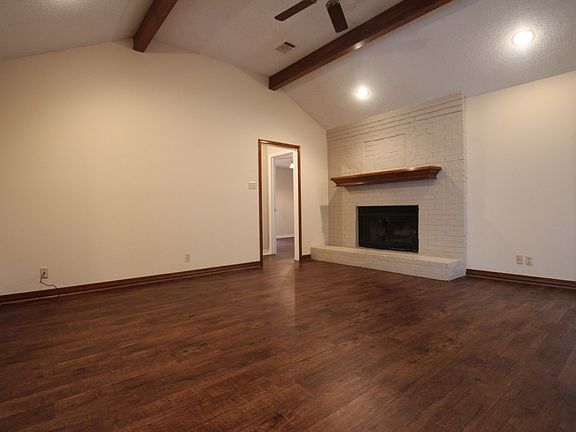 4th image of 812 Corey Dr