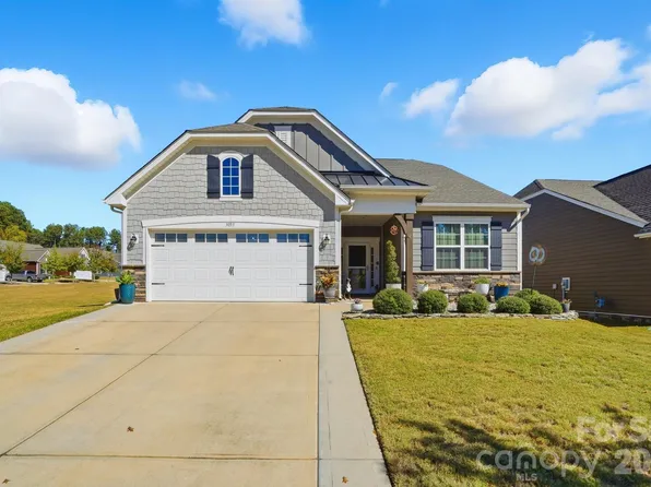 3053 Rosseau Ln, Mount Holly, NC 28120