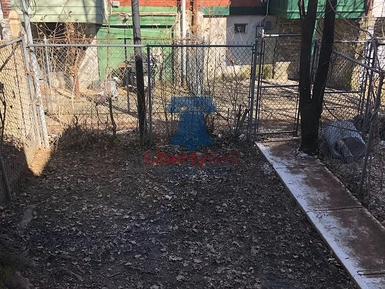 2041 S Salford St — Photo 13
