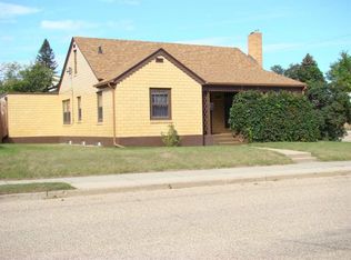 820 Park St, Minot, ND 58701