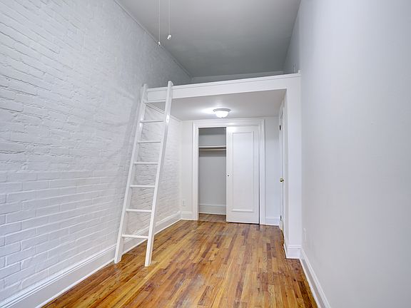 4th image of 304 W 30th St APT 19