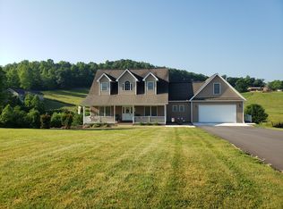 587 Chambers Rd, Jacksboro, TN 37757