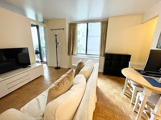 Rented by Tabak Real Estate | media 5