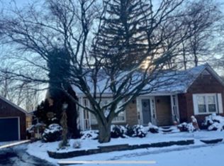 7176 Chestnut Ridge Rd, Lockport, NY 14094