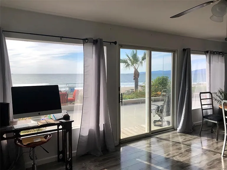 3600 The Strand #A — Photo 2