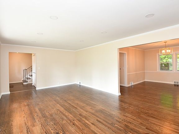 5th image of 5339 W Mill Dr