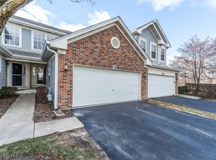 296 Wildspring Ct, Itasca, IL 60143