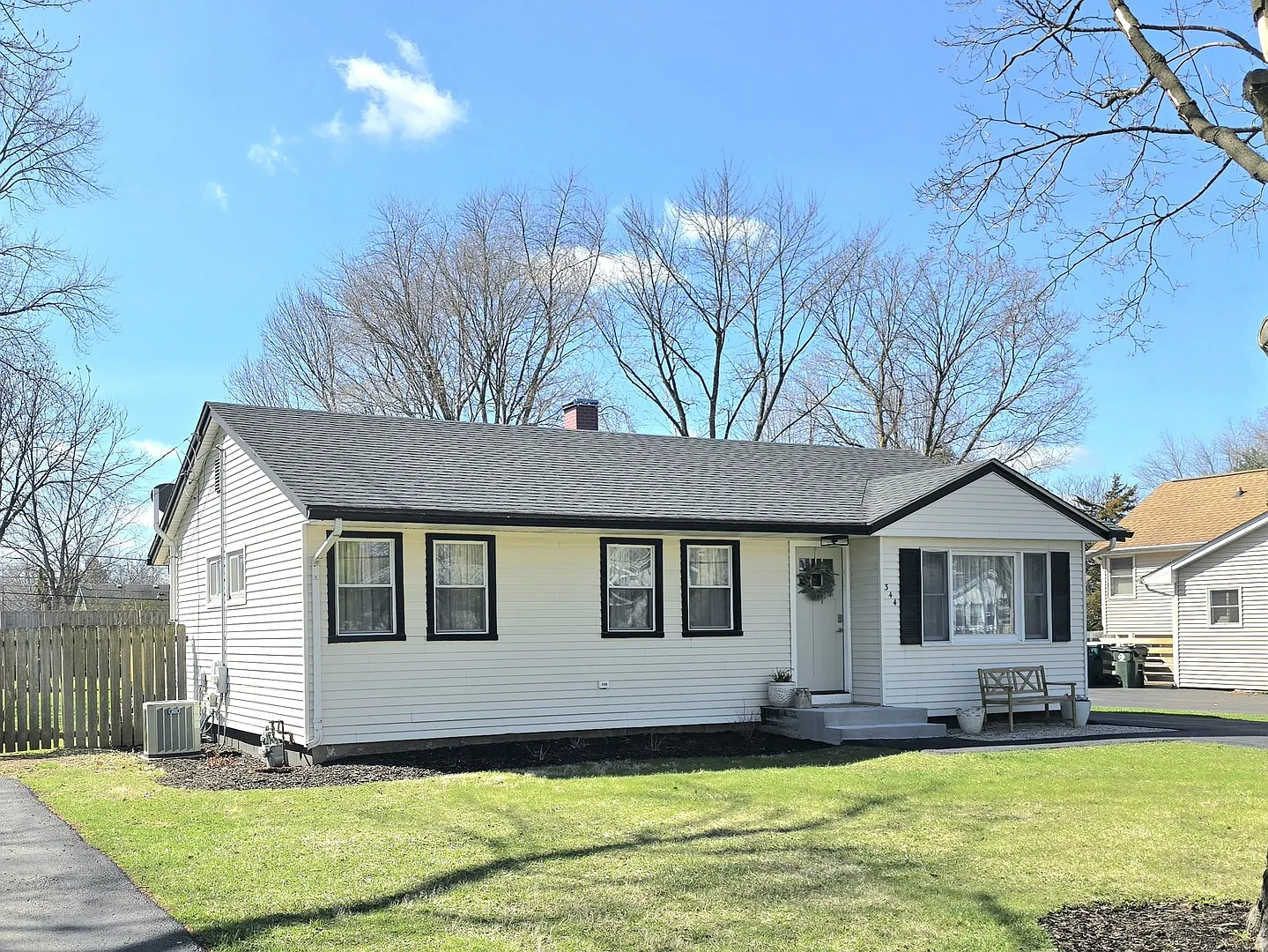 344 Douglas Rd photo 1