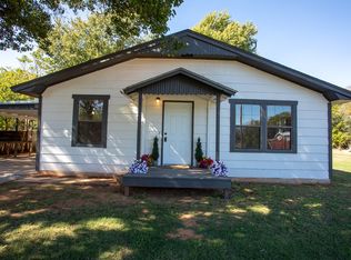 208 N 5th St, Waukomis, OK 73773