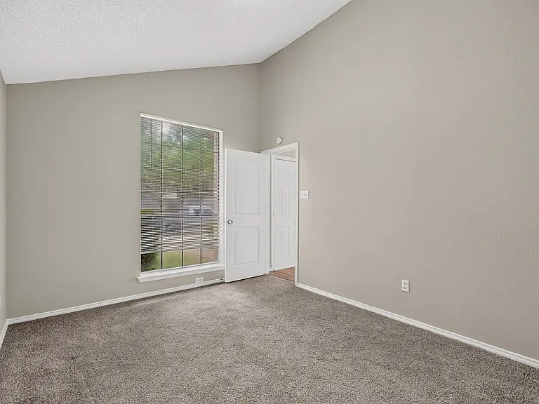 2521 Winter Oak St — Photo 16