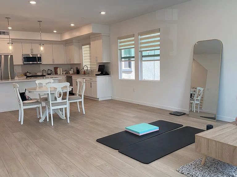 2524 Iconic St — Photo 7