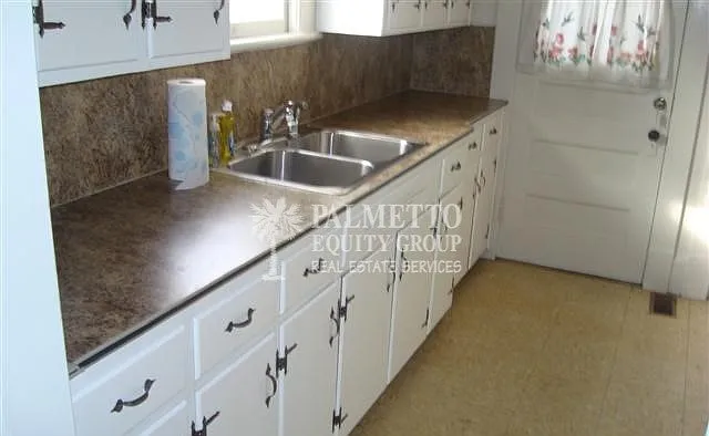 1104 Gregory St — Photo 9
