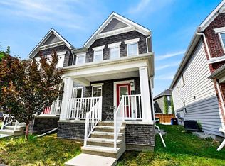 30 W Yorkville Blvd SW, Calgary, AB T2X4K6