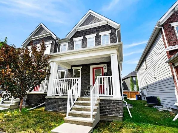 30 W Yorkville Blvd SW, Calgary, AB T2X 4K6