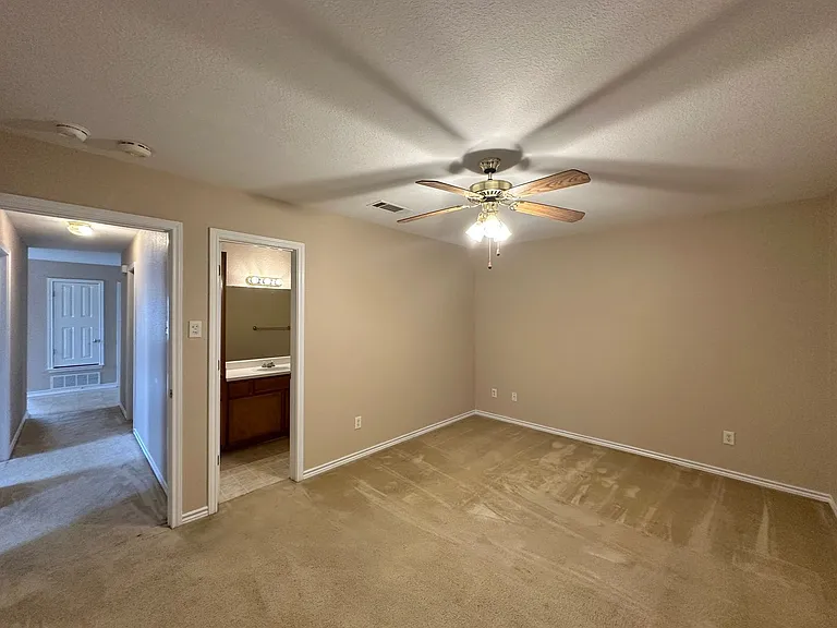 202 Janelle Dr — Photo 18