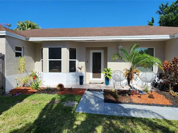 9829 SW 221st St, Cutler Bay, FL 33190