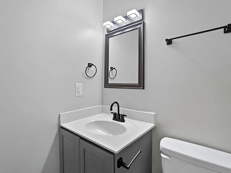 Candlelite Apartments — Photo 13