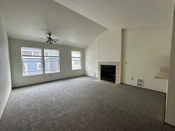 523 N 105th St #B, Seattle, WA 98133